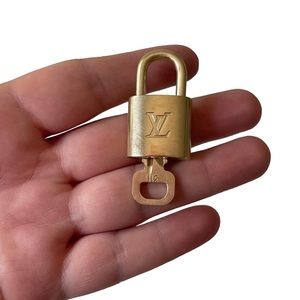 Authentic Louis Vuitton LV Lock & Key 311🔒 🔐 🔑